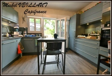 Maison à vendre 8 pièces NEUILLY LE REAL (03), plain-pied, 4 chambres, garage, grange, terrain 2803 m²