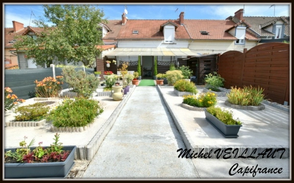 Maison à vendre 3 pièces NOYANT D'ALLIER (03), 3 chambres, terrain 213 m²