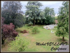 Property for sale with a 15-room building, 2 gîtes, 7390 m² of land, VILLENEUVE SUR ALLIER (03)