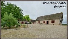 Propriete à vendre maison 7 pièces THIONNE (03), Barn 12 box, Bâtiment agricole, 2 Gîtes, terrain 35174 m² 