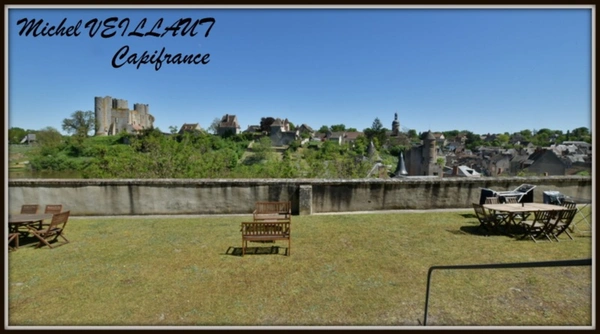 Résidence à vendre 21 pièces BOURBON L'ARCHAMBAULT (03), 8 appartements, Site cure thermale