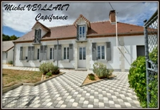 Maison à vendre 8 pièces NEUILLY LE REAL (03), plain-pied, 4 chambres, garage, grange, terrain 2803 m²