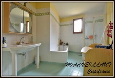 Single-story house for sale in Toulon-sur-Allier (03), 5 rooms, 4 bedrooms, garage, 1315 m² wooded plot