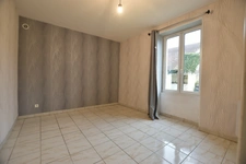 Building for sale in NEVERS (58), building with two apartments, one 3-bedroom and one 4-bedroom, single storey, not part of a condominium, 579 m² plot
