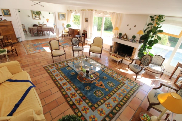 Dpt Yvelines (78), à vendre VERSAILLES maison P10 de 231,1 m² - Terrain de 906,00 m² 