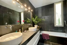 ANTIBES (06) À vendre – Appartement 5 pièces duplex en bas de villa avec piscine salle de sport et jacuzzi