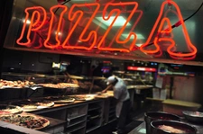Dpt Var (83), à vendre FREJUS fonds de commerce - Pizzeria sur place et a emporter