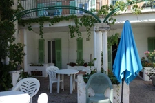 Dpt Alpes Maritimes (06), à vendre SAINT VALLIER DE THIEY Hôtel - Bureau 2 étoiles (Murs et Fonds)