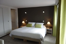 Dpt Alpes Maritimes (06), à vendre SAINT VALLIER DE THIEY Hôtel - Bureau 2 étoiles (Murs et Fonds)