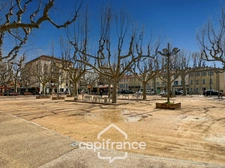 Maison à vendre 8 pièces LA CRAU (83) - Sur la place du Village - lumineuse - 165m²