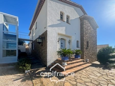 House for sale 8 rooms HYERES (83) - Exceptional panoramic sea view - Double garage - Elevator