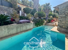 House for sale 6 rooms HYERES (83) - Old world charm - 4 bedrooms - 200m2 living space - Swimming pool - possibility of 2 apartments.