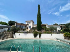 Dpt Var (83), à vendre PIERREFEU DU VAR, villa vue panoramique, au calme. Nombreuses prestations.