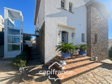 House for sale 8 rooms HYERES (83) - Exceptional panoramic sea view - Double garage - Elevator