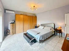 Maison à vendre 6 pièces HYERES (83) - Charme de l'ancien - 4 chambres - 200m2 habitables - Piscine - possibilité 2 appartements.