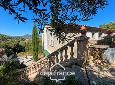 House for sale 6 rooms HYERES (83) - Old world charm - 4 bedrooms - 200m2 living space - Swimming pool - possibility of 2 apartments.