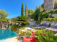 Maison à vendre 6 pièces HYERES (83) - Charme de l'ancien - 4 chambres - 200m2 habitables - Piscine - possibilité 2 appartements.