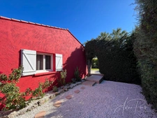 Dpt Var (83), à vendre HYERES Villa sans vis à vis- 1000m² de terrain - 3 chambres  - piscine - jardin - GARAGE.