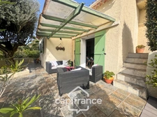 Maison à vendre 6 pièces LE LAVANDOU (83), 4 chambres, vue dégagée et de nombreuses terrasses.