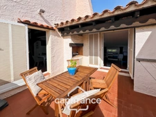 Appartement à vendre 4 pièces PORQUEROLLES (83), rare à la vente appartement 2 terasses et cave, vue et calme.