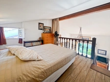 Appartement à vendre 4 pièces PORQUEROLLES (83), rare à la vente appartement 2 terasses et cave, vue et calme.