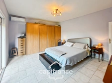 Maison à vendre 6 pièces HYERES (83) - Charme de l'ancien - 4 chambres - 200m2 habitables - Piscine - possibilité 2 appartements.