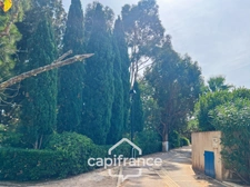Appartement à vendre 4 pièces PORQUEROLLES (83), rare à la vente appartement 2 terasses et cave, vue et calme.