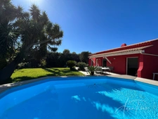 Var department (83), for sale HYERES Villa without overlooking neighbors - 1000m² of land - 3 bedrooms - swimming pool - garden - fully renovated.