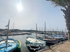 Appartement à vendre 4 pièces PORQUEROLLES (83), rare à la vente appartement 2 terasses et cave, vue et calme.
