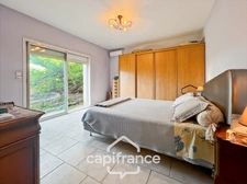 House for sale 6 rooms HYERES (83) - Old world charm - 4 bedrooms - 200m2 living space - Swimming pool - possibility of 2 apartments.