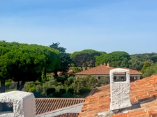 Appartement à vendre 4 pièces PORQUEROLLES (83), rare à la vente appartement 2 terasses et cave, vue et calme.