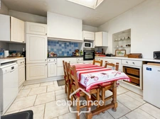 House for sale 6 rooms HYERES (83) - Old world charm - 4 bedrooms - 200m2 living space - Swimming pool - possibility of 2 apartments.