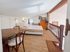 Appartement à vendre 4 pièces PORQUEROLLES (83), rare à la vente appartement 2 terasses et cave, vue et calme.