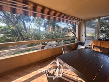 Dpt Var (83), à vendre  appartement T2 au port - au clame - Terrasse couverte de 12m².