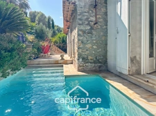 House for sale 6 rooms HYERES (83) - Old world charm - 4 bedrooms - 200m2 living space - Swimming pool - possibility of 2 apartments.