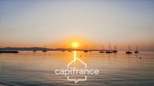 Appartement à vendre 4 pièces PORQUEROLLES (83), rare à la vente appartement 2 terasses et cave, vue et calme.