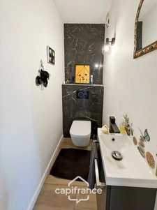 Appartement à vendre 4 pièces HYERES (83) - 147m2- 4ème et dernièr Etage- Accès direct GARAGE