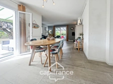 Maison à vendre 6 pièces LE LAVANDOU (83), 4 chambres, vue dégagée et de nombreuses terrasses.
