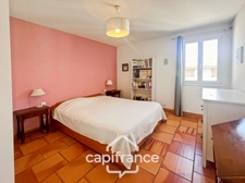Maison à vendre 8 pièces LA CRAU (83) - Sur la place du Village - lumineuse - 165m²