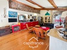 House for sale 6 rooms HYERES (83) - Old world charm - 4 bedrooms - 200m2 living space - Swimming pool - possibility of 2 apartments.