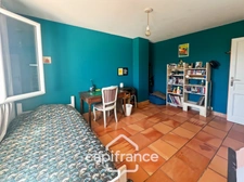 Maison à vendre 8 pièces LA CRAU (83) - Sur la place du Village - lumineuse - 165m²