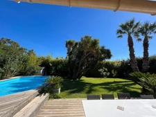 Dpt Var (83), à vendre HYERES Villa sans vis à vis- 1000m² de terrain - 3 chambres  - piscine - jardin - GARAGE.