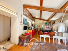 House for sale 6 rooms HYERES (83) - Old world charm - 4 bedrooms - 200m2 living space - Swimming pool - possibility of 2 apartments.