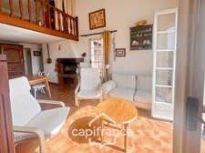 Appartement à vendre 4 pièces PORQUEROLLES (83), rare à la vente appartement 2 terasses et cave, vue et calme.