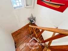 House for sale 6 rooms HYERES (83) - Old world charm - 4 bedrooms - 200m2 living space - Swimming pool - possibility of 2 apartments.