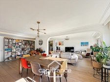 Appartement à vendre 4 pièces HYERES (83) - 147m2- 4ème et dernièr Etage- Accès direct GARAGE