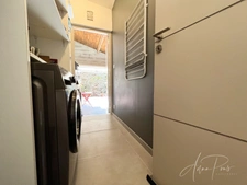 Dpt Var (83), à vendre HYERES Villa sans vis à vis- 1000m² de terrain - 3 chambres  - piscine - jardin - GARAGE.