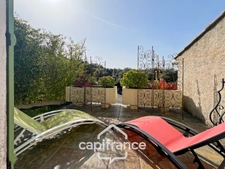 Maison à vendre 6 pièces LE LAVANDOU (83), 4 chambres, vue dégagée et de nombreuses terrasses.