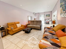 House for sale 6 rooms HYERES (83) - Old world charm - 4 bedrooms - 200m2 living space - Swimming pool - possibility of 2 apartments.