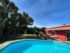 Dpt Var (83), à vendre HYERES Villa sans vis à vis- 1000m² de terrain - 3 chambres  - piscine - jardin - GARAGE.